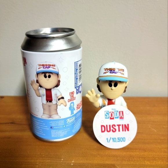 Funko Soda Figure - Dustin - Picture 3 of 3
